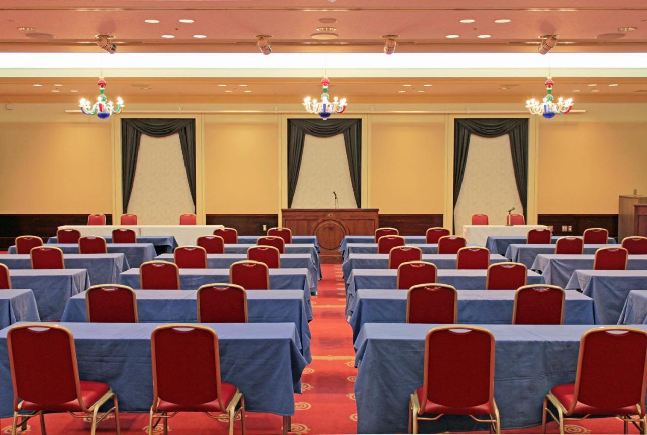 โรงแรมไลฟอร์ต 4*