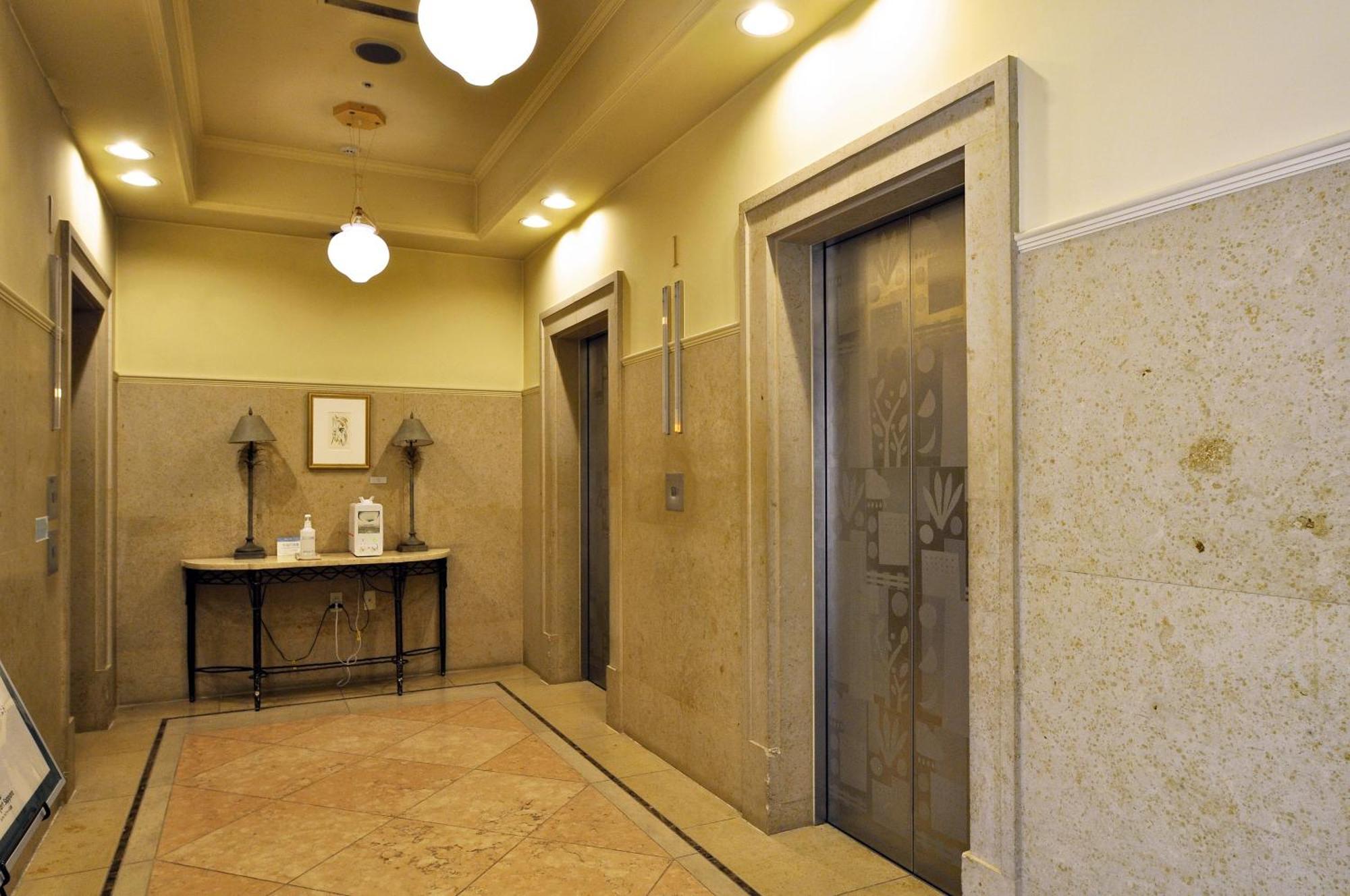 โรงแรมไลฟอร์ต โรงแรม 4*